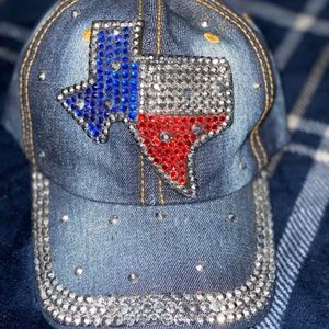Woman’s baseball cap Texas logo